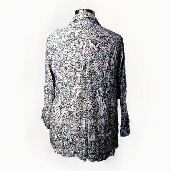 Velvet Heart Button-Up Blouse Beige & Gray Snake Print Women’s Size 2X - Picture 3 of 11